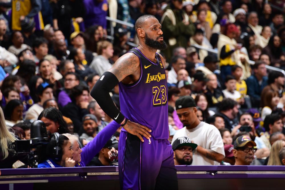 他不仅冷静 他不仅冷静